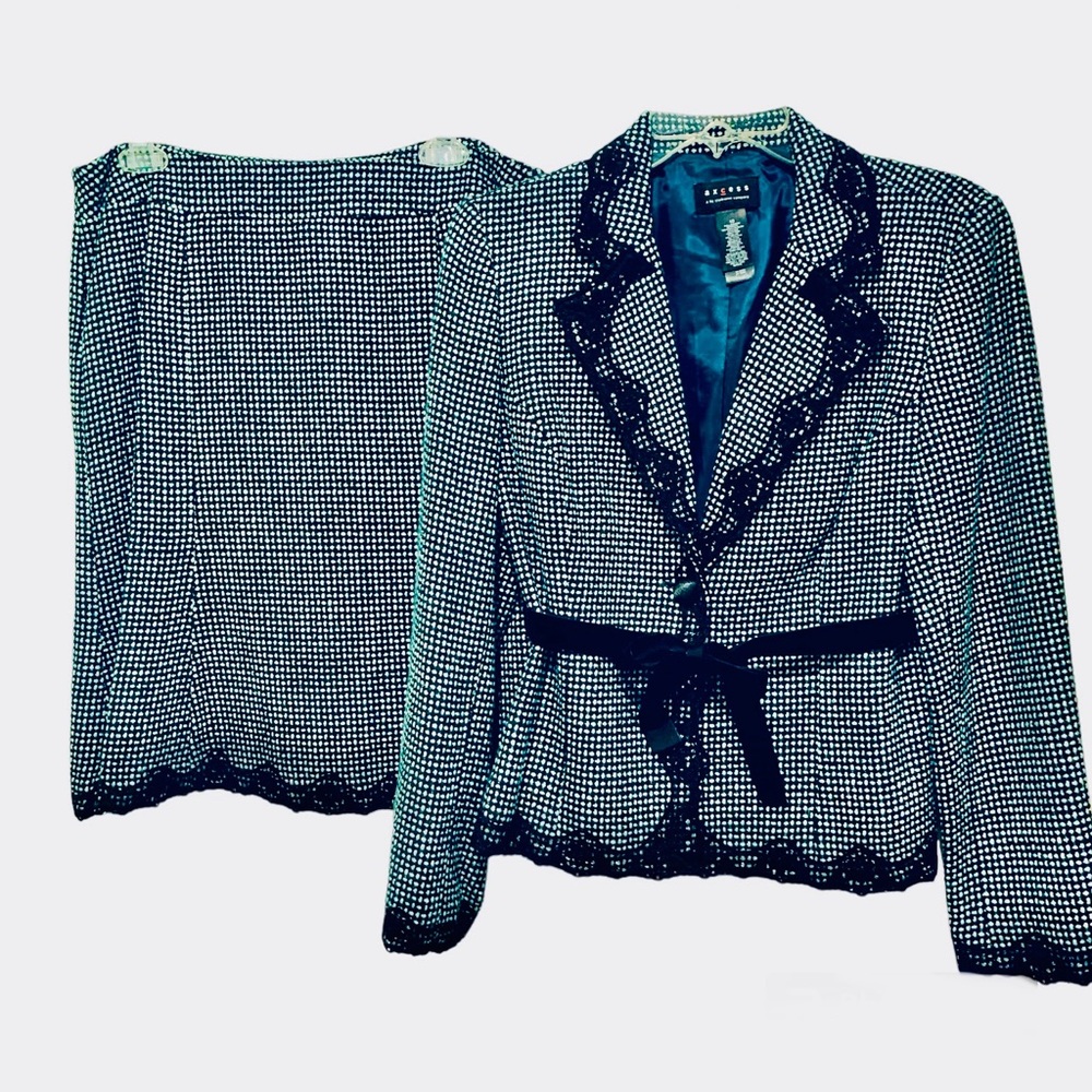 Axcess Liz Claiborne Tweed 2 Piece Jacket and Skirt Suit Business Size 10-12 NWT